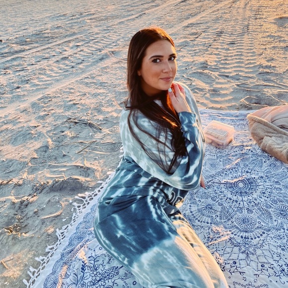 Meet your Posher, Alyssa - Picture 1 of 1